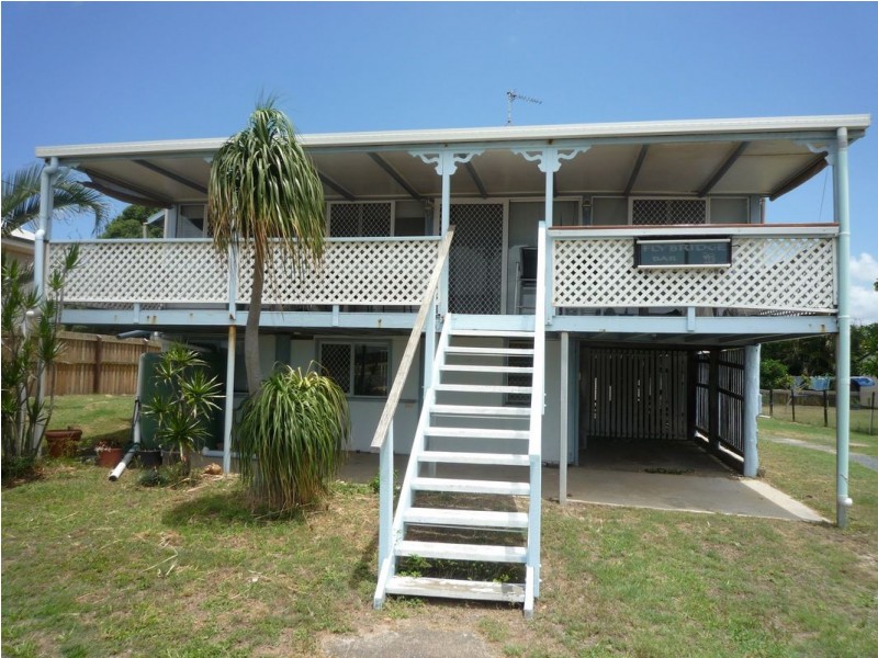556 Charlton Esp, Urangan QLD 4655