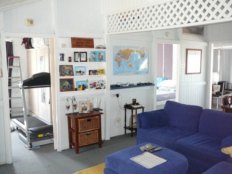 556 Charlton Esp, Urangan QLD 4655