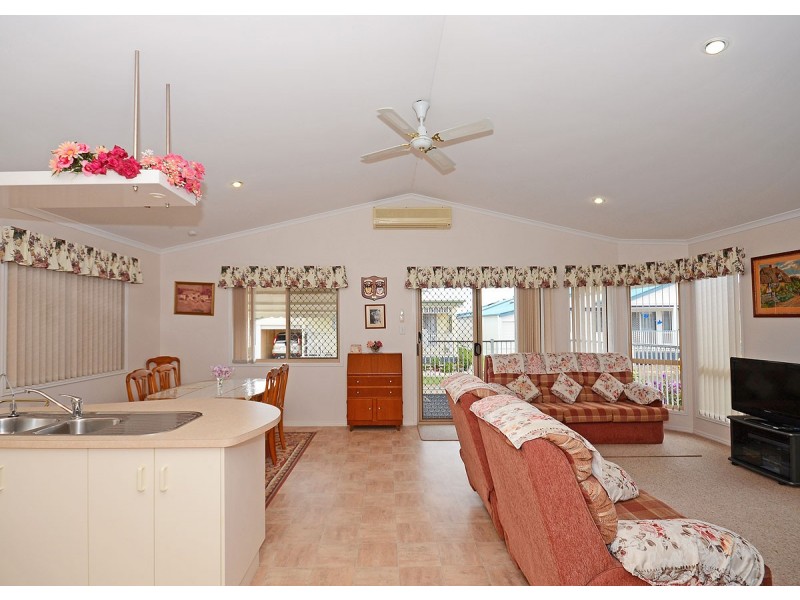 147,7 Bay Drive, Pialba QLD 4655