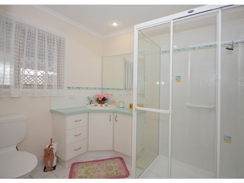 147,7 Bay Drive, Pialba QLD 4655