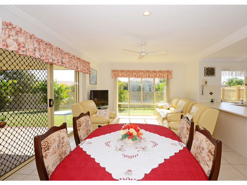 2 Belgrave Way, Urraween QLD 4655