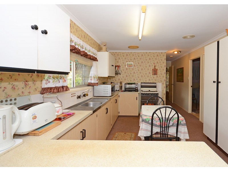 2-4 Charleville Street, Point Vernon QLD 4655