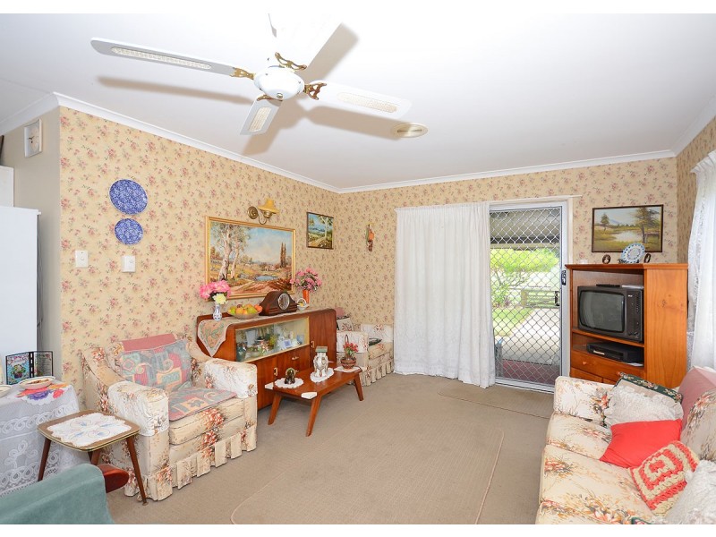 2-4 Charleville Street, Point Vernon QLD 4655