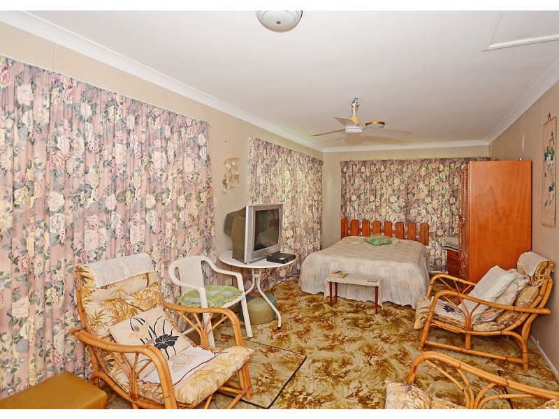 2-4 Charleville Street, Point Vernon QLD 4655