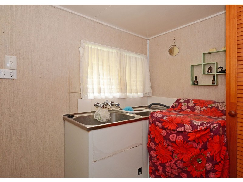 2-4 Charleville Street, Point Vernon QLD 4655