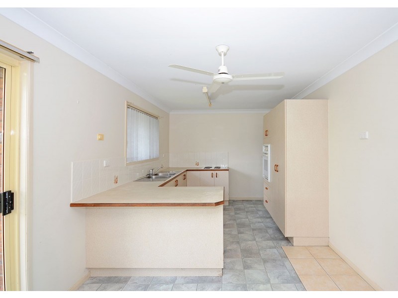 127 Hammond Street, Urangan QLD 4655