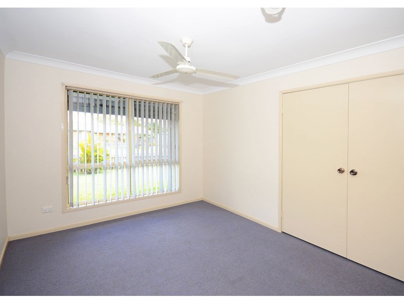 127 Hammond Street, Urangan QLD 4655