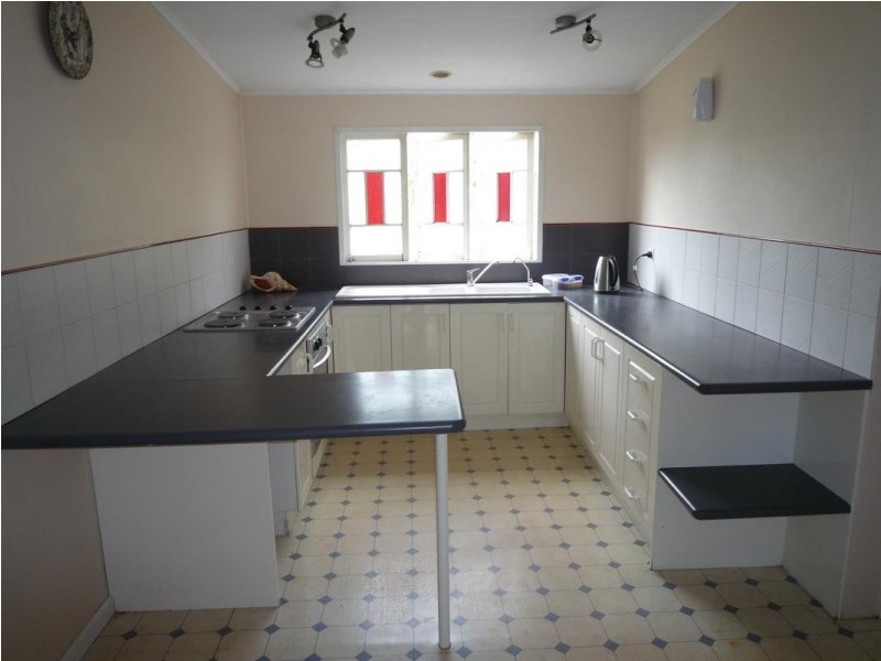 39 Urangan Street, Torquay QLD 4655