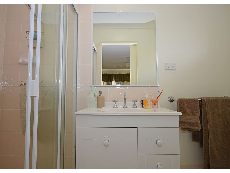 12 Emerald Park Way, Urangan QLD 4655