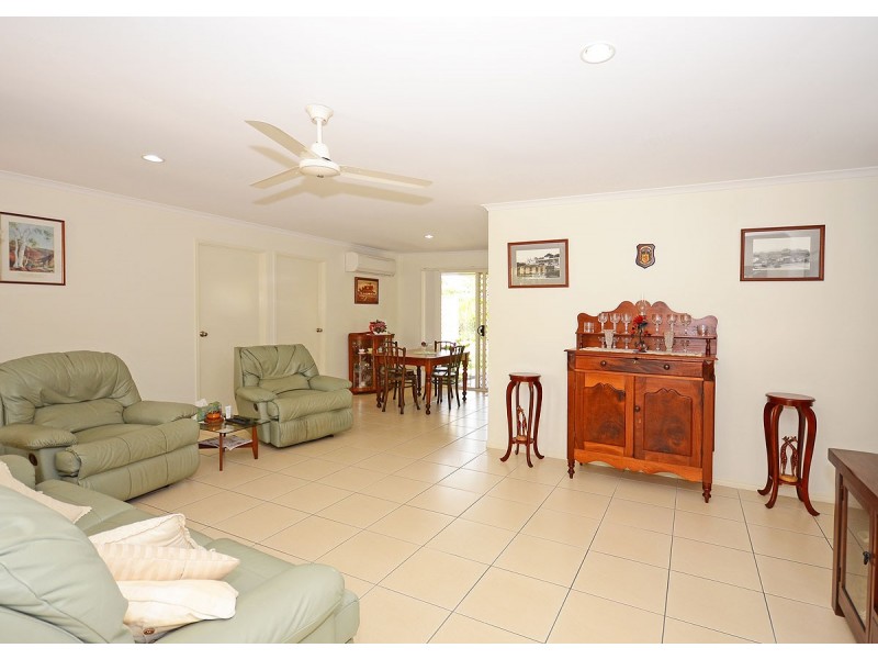12 Emerald Park Way, Urangan QLD 4655