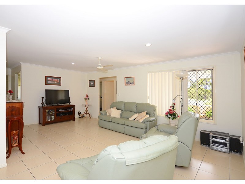 12 Emerald Park Way, Urangan QLD 4655