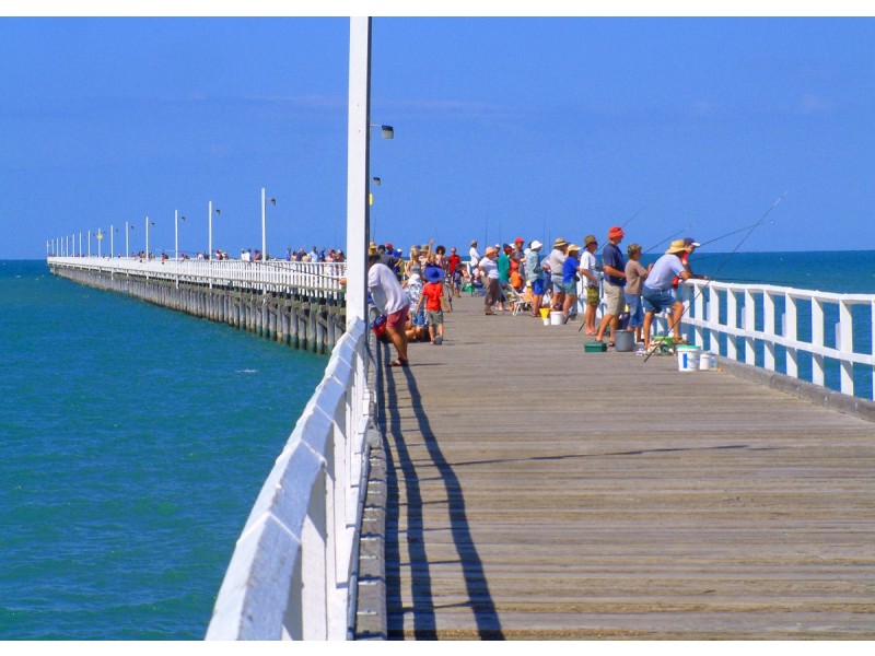 13 Herbert Street, Urangan QLD 4655