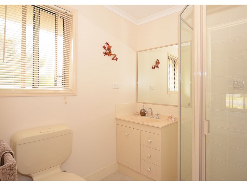 4 Jasper Court, Urangan QLD 4655