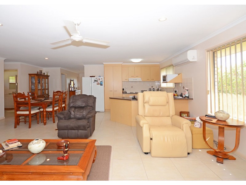 4 Jasper Court, Urangan QLD 4655