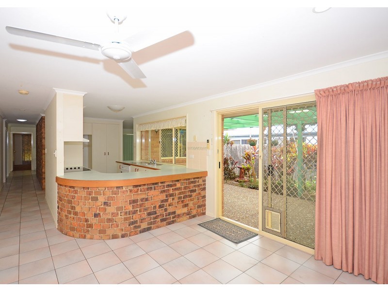 176 Pulgul Street, Urangan QLD 4655