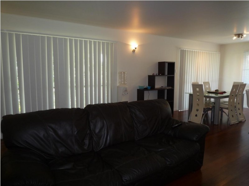 4 Jacaranda Drive, Torquay QLD 4655