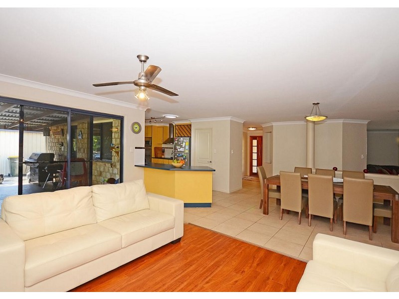 33 Sandrabarbara Drive, Booral QLD 4655