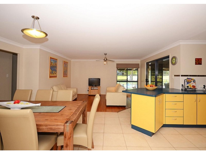 33 Sandrabarbara Drive, Booral QLD 4655
