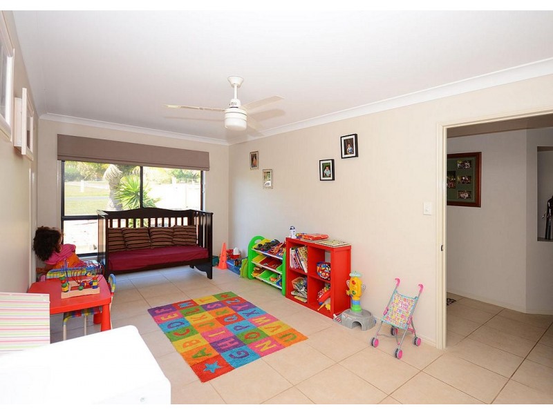 33 Sandrabarbara Drive, Booral QLD 4655