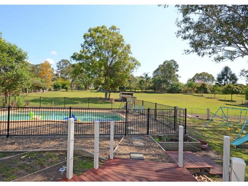 33 Sandrabarbara Drive, Booral QLD 4655