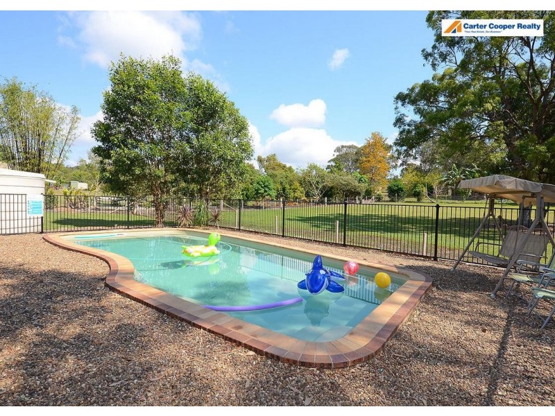 33 Sandrabarbara Drive, Booral QLD 4655