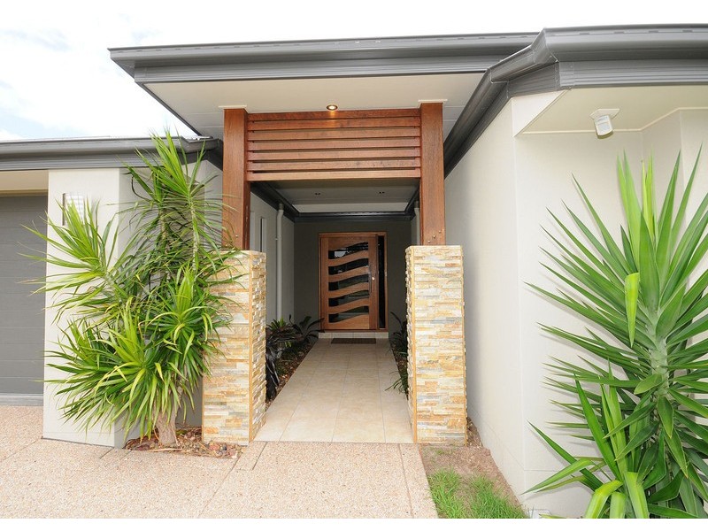 23 Harrison Cct, Urangan QLD 4655