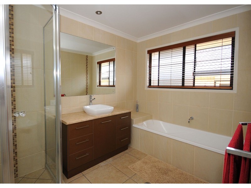 23 Harrison Cct, Urangan QLD 4655