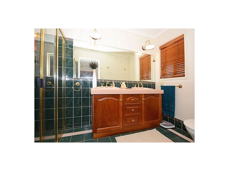 4 Bergin Court, Torquay QLD 4655