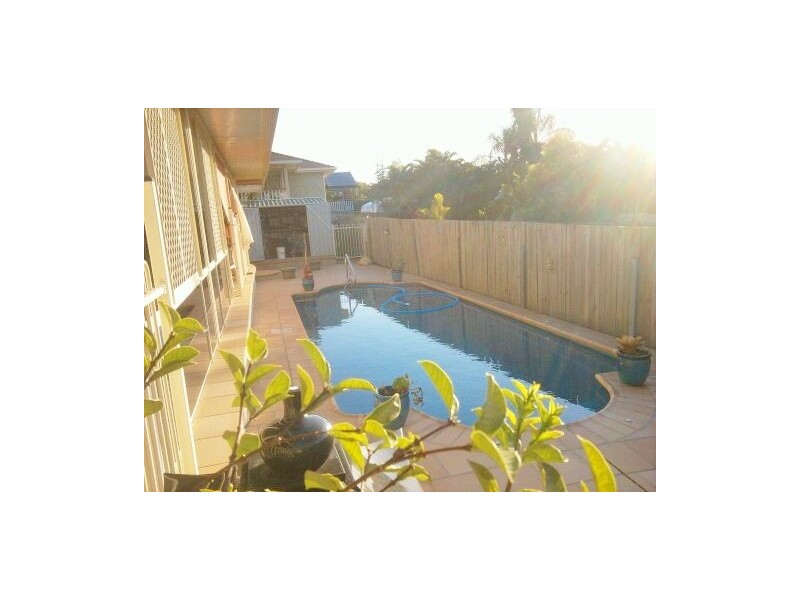 19 Baird Dr, Pialba QLD 4655