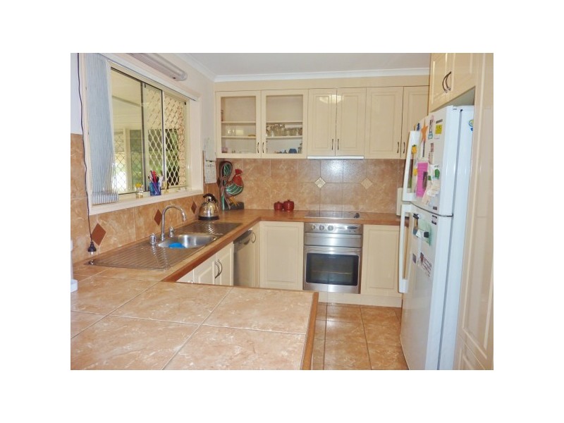 19 Baird Dr, Pialba QLD 4655