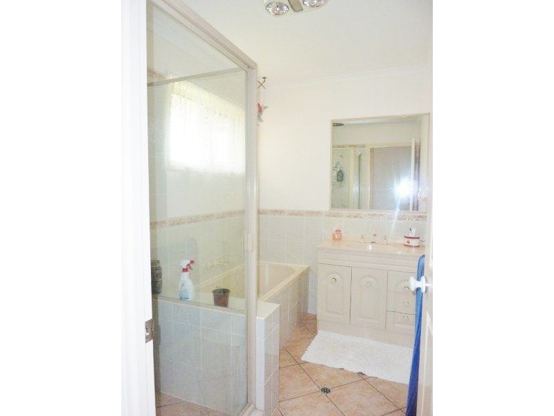 19 Baird Dr, Pialba QLD 4655