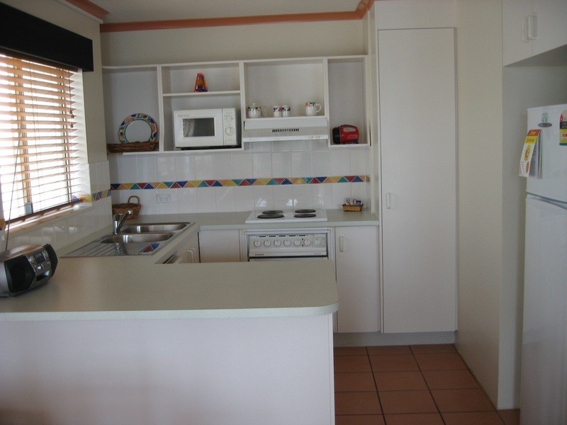 3/566 Charlton Esplanade, Urangan QLD 4655