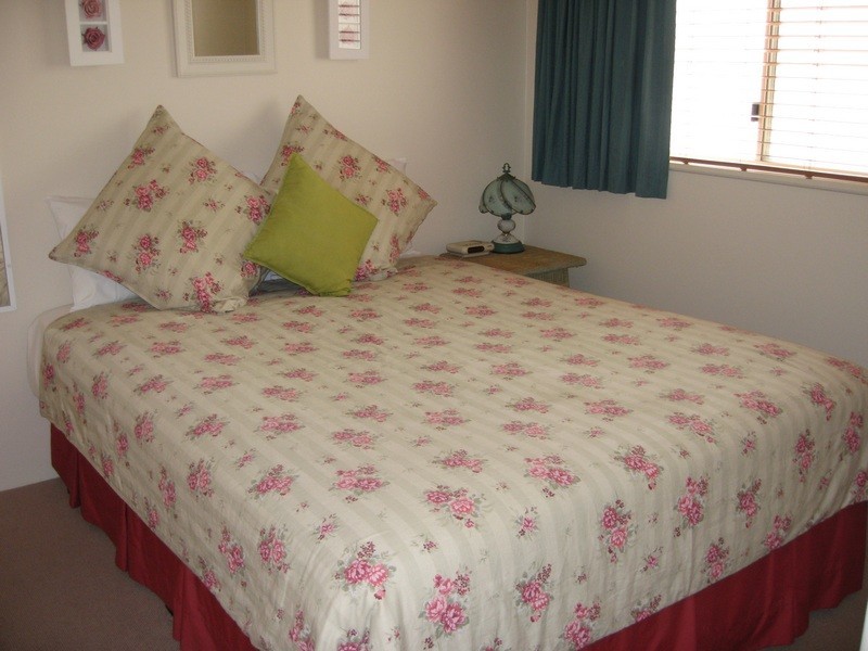 3/566 Charlton Esplanade, Urangan QLD 4655