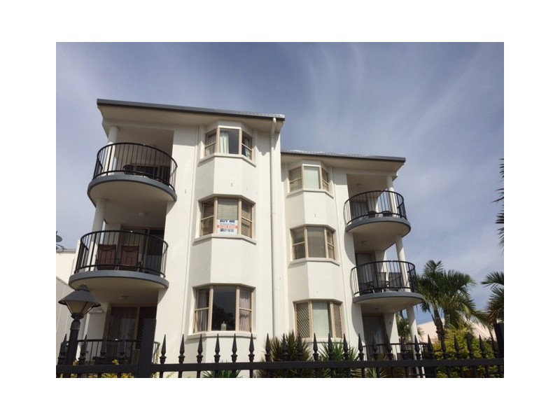 3/566 Charlton Esplanade, Urangan QLD 4655