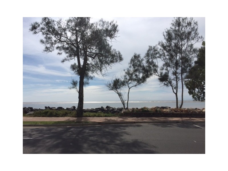 3/566 Charlton Esplanade, Urangan QLD 4655