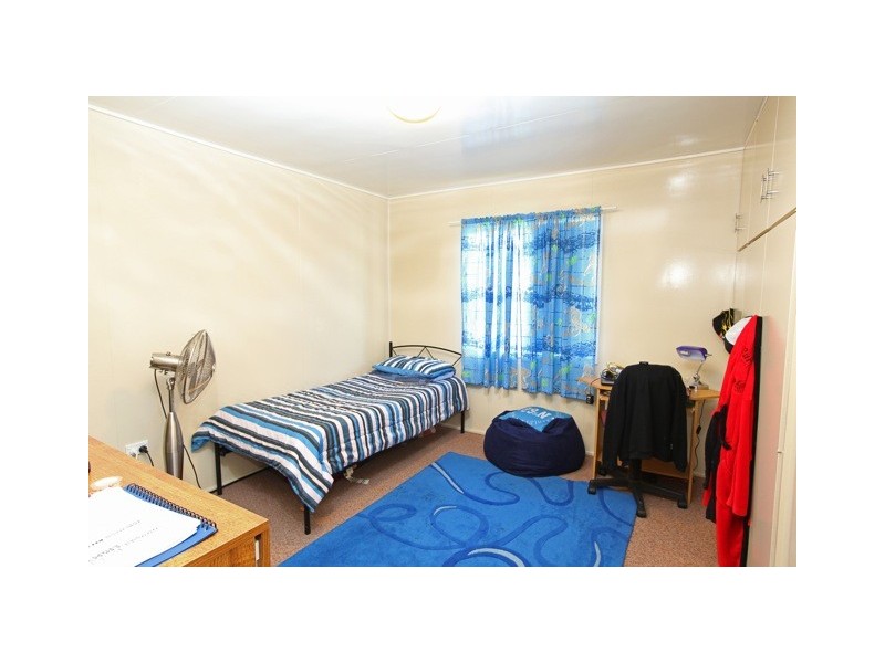 1 and 2 , 43  John Street, Scarness QLD 4655