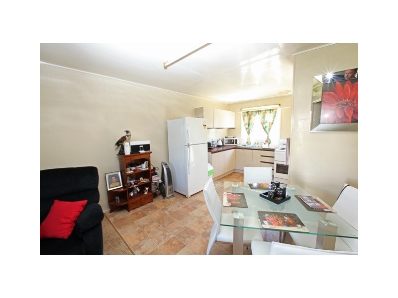 1 and 2 , 43  John Street, Scarness QLD 4655