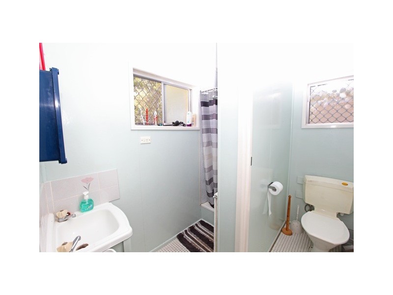 1 and 2 , 43  John Street, Scarness QLD 4655
