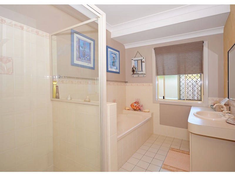 10 Kentia Court, Kawungan QLD 4655