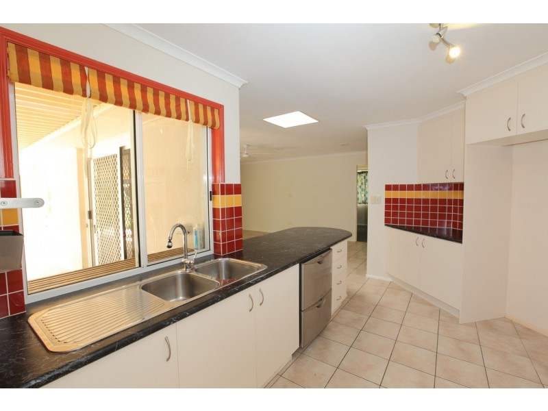 4 Swissalp Drive, Urraween QLD 4655