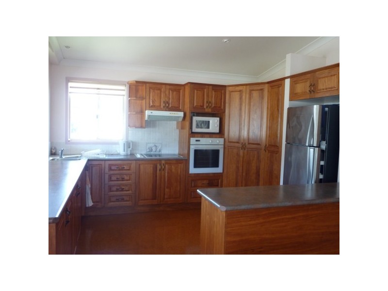 14 TRAVIS RD, Burrum Heads QLD 4659