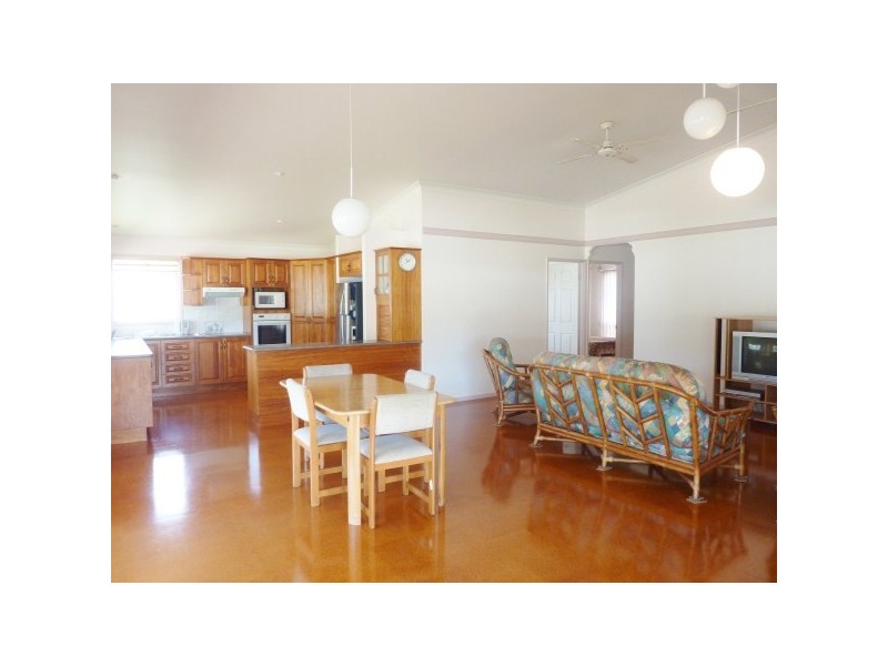 14 TRAVIS RD, Burrum Heads QLD 4659
