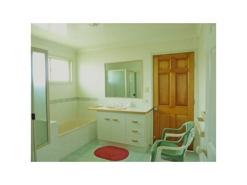 14 TRAVIS RD, Burrum Heads QLD 4659