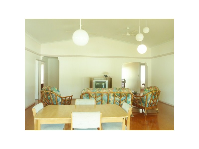 14 TRAVIS RD, Burrum Heads QLD 4659