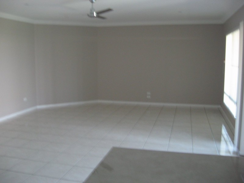 7 Beagle Ave, Wondunna QLD 4655