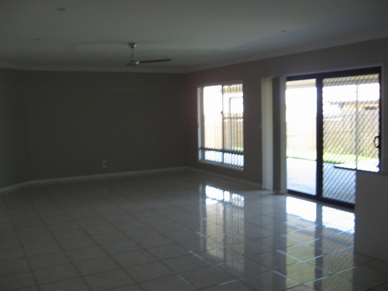 7 Beagle Ave, Wondunna QLD 4655