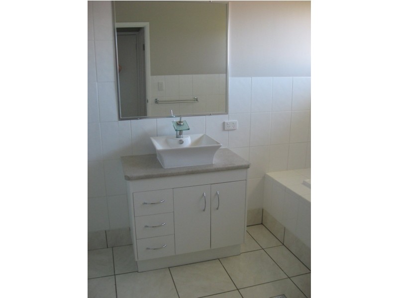 7 Beagle Ave, Wondunna QLD 4655