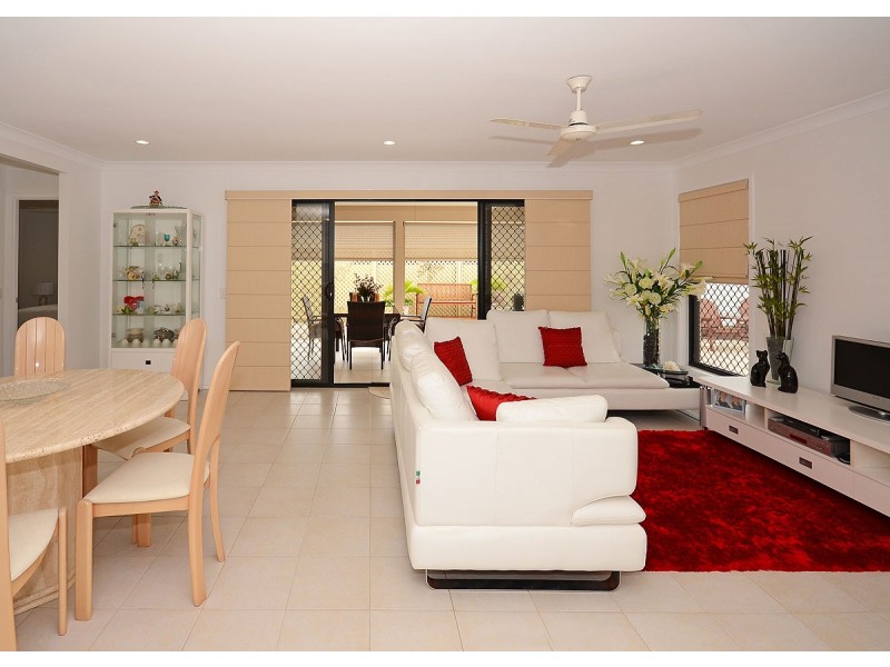 21 Salamander Ave, Urraween QLD 4655