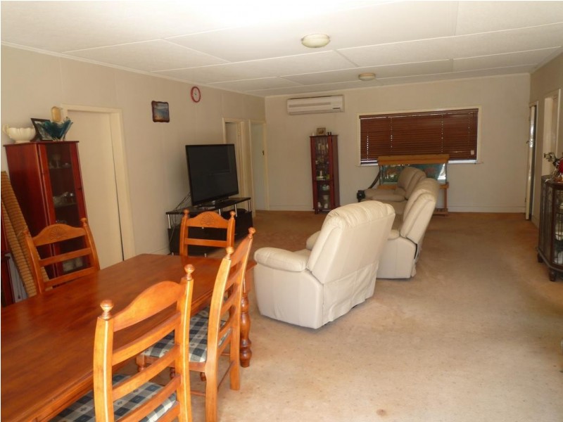 220 Esplanade, Pialba QLD 4655