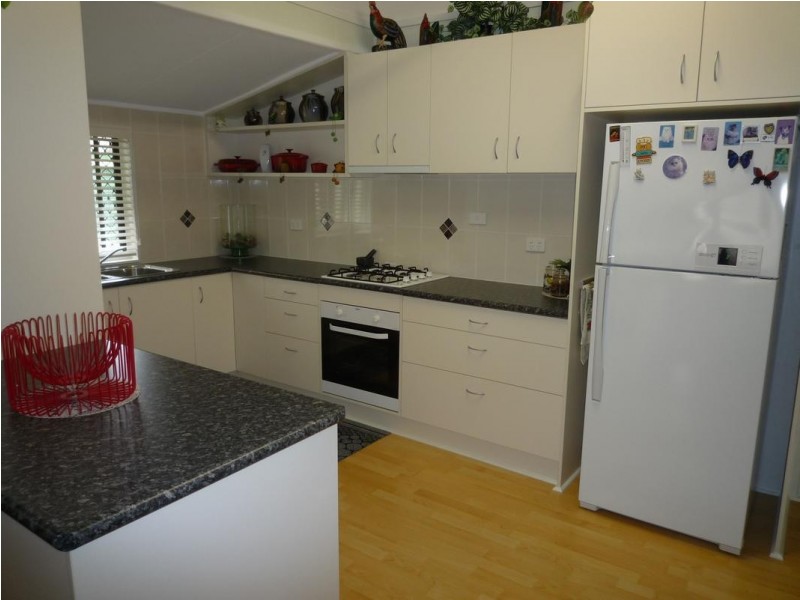 11 Hunter Street, Torbanlea QLD 4662